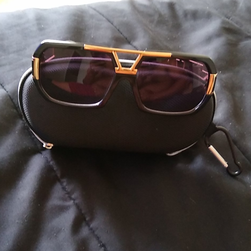 Unisex Shades with case